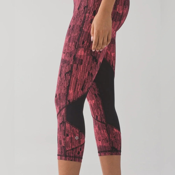 Lululemon Pace Rival Crop (19") Down Pour Electric Coral Black / Black size 6 - Picture 3 of 13